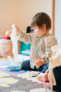 パリ 家族 写真 ご自宅でくつろぐ親子の瞬間