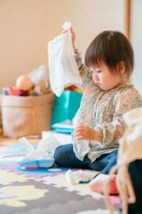 パリ 家族 写真 ご自宅でくつろぐ親子の瞬間