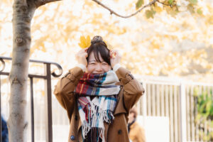 パリ街並み モンマルトル 秋の雰囲気を感じる写真