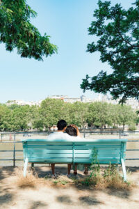 パリ ビラケム橋の前撮り写真 自然な笑顔