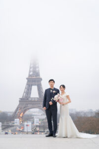 エッフェル塔の先端が隠れる冬の風物詩 トロカデロより