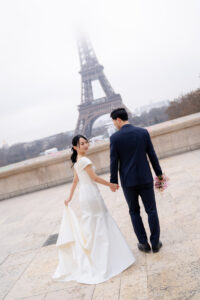 トロカデロの石畳と冬の空気が織りなす幻想的な景色