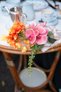 パリ 前撮り 黒ドレス ブーケ