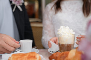 パリのカフェ 温かい飲み物