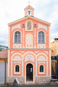 ジャン・コクトーが装飾を手がけた礼拝堂