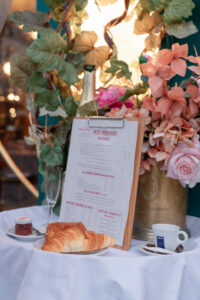 パリのカフェのメニュー