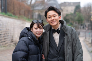 美しいカップルの撮影のオフショット