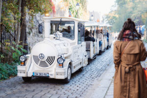 パリ街並み モンマルトル 秋の雰囲気を感じる写真