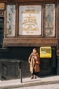 秋晴れのモンマルトルで撮るポートレート写真