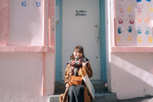 秋晴れのモンマルトルで撮るポートレート写真