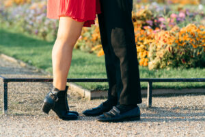 パリ リュクサンブール公園 カップルフォト 朝の光と緑