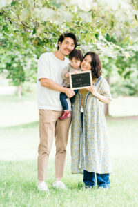 パリ 家族 写真 いつもの公園で遊ぶ家族時間