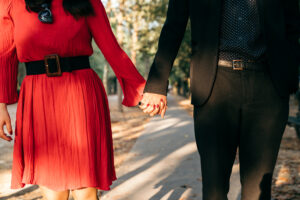 パリ リュクサンブール公園 カップルフォト 朝の光と緑