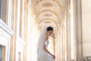 ルーヴル美術館　回廊　カップル