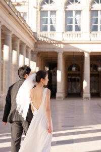 パレ・ロワイヤル　パリ　カップル