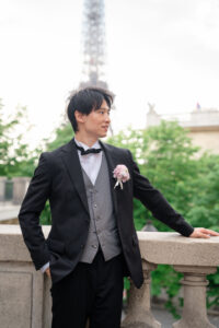 かっこ良い新郎の横顔