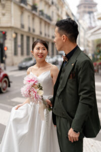 自然な雰囲気のカップル